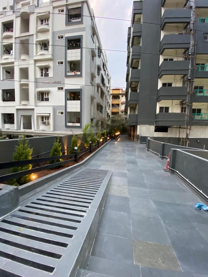 Rove By Boston Living Vandrarhem Hyderabad Exteriör bild